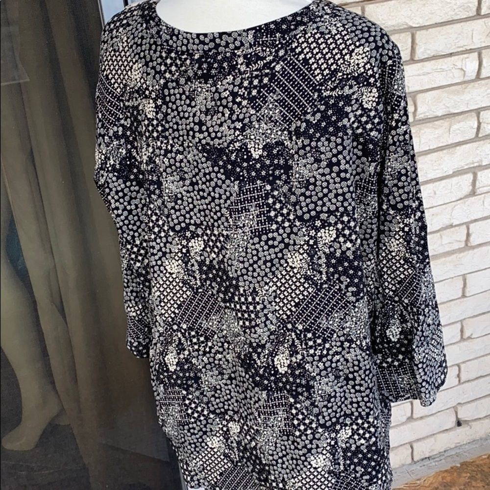 Embroidered Blouse - Picture 3 of 4